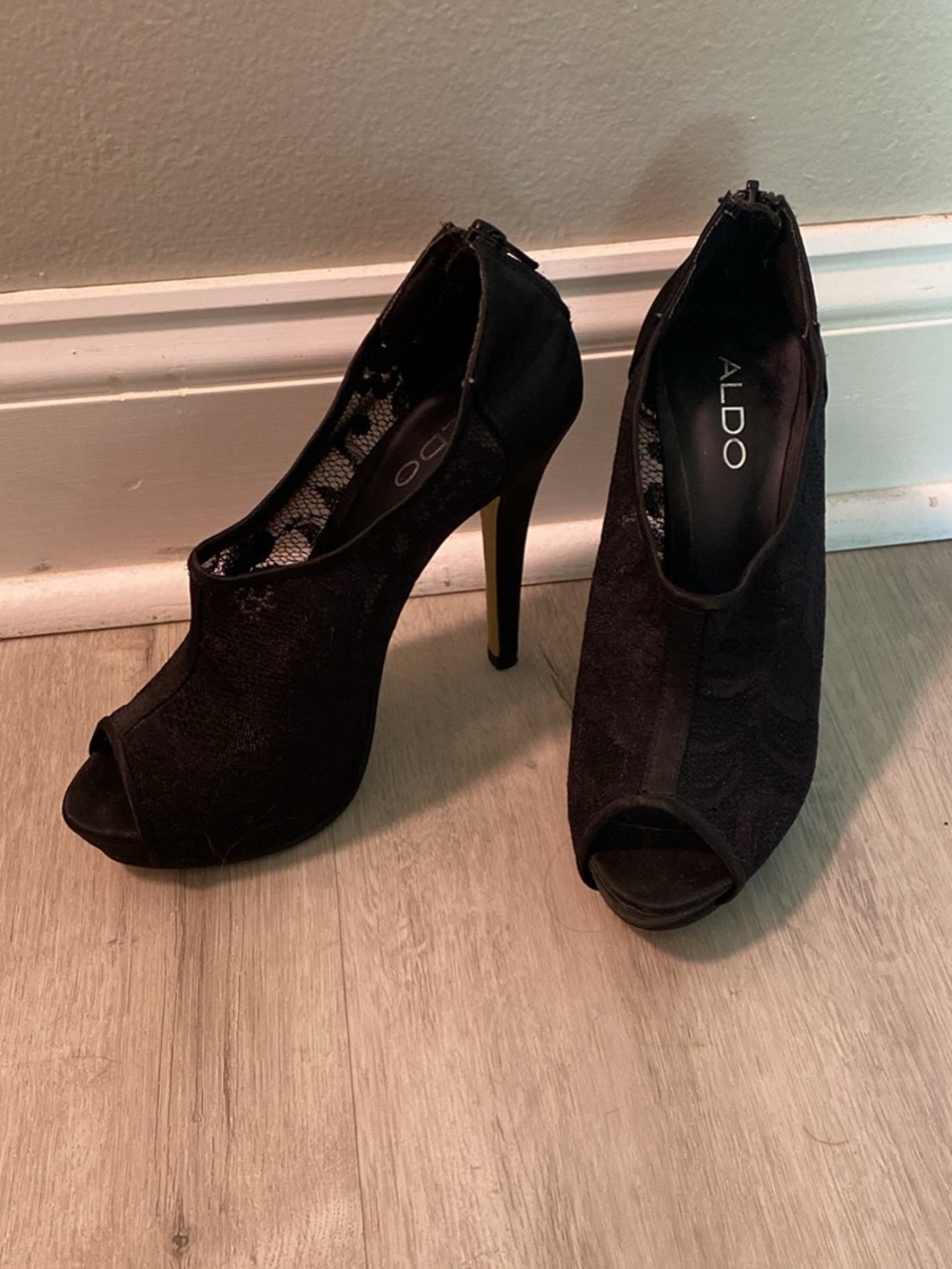 Aldo Black Lace Peep-Toe Stiletto Booties Size 6